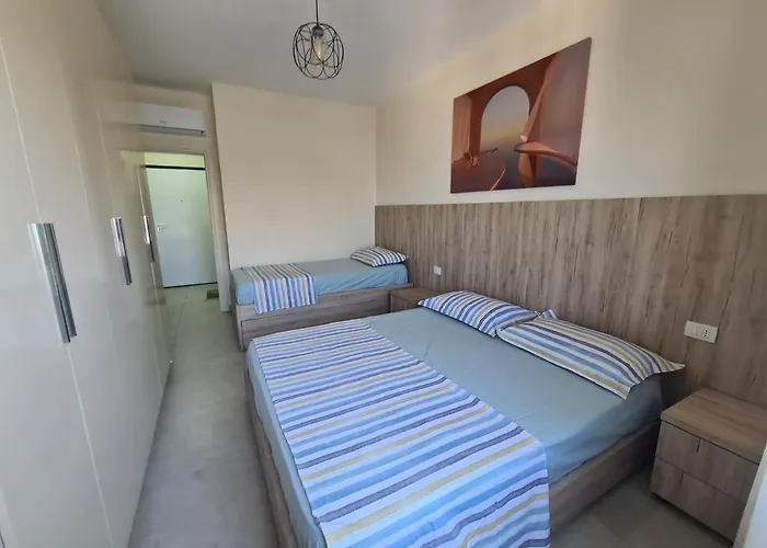 Seascape Apartment *